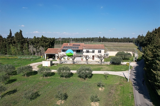 Maison 10 pièces 230 m² · à Sarrians · 230 m² · 556 500 €