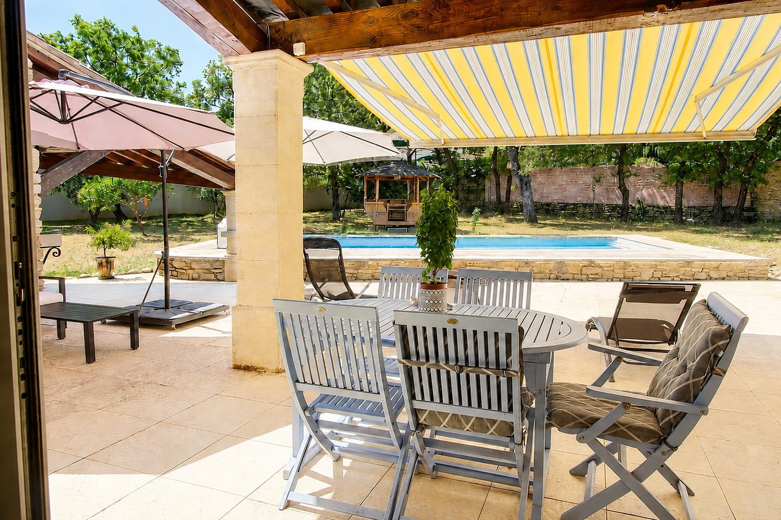 Maison à vendre, 219m², La Roque-sur-Pernes
