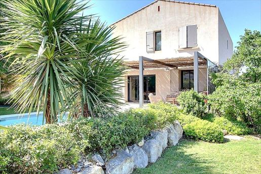 Maison 6 pièces 146 m² · à Saint-Didier · 146 m² · 598 000 €
