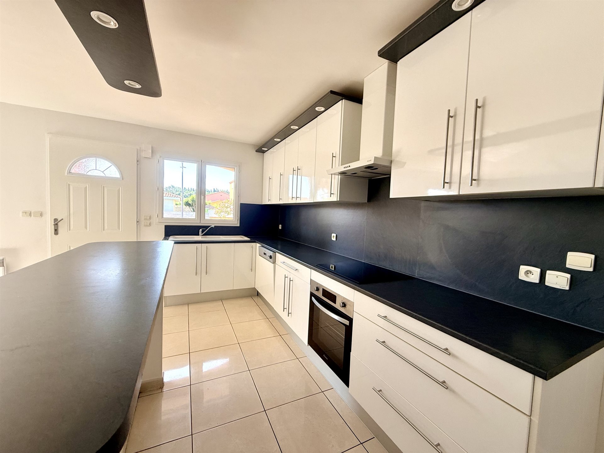 Maison à vendre, 95m², Trouillas