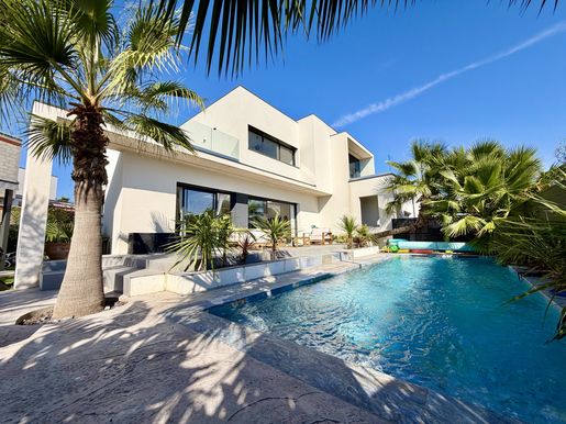Maison 5 pièces 148 m² · à Saint-Cyprien · 148 m² · 749 000 €