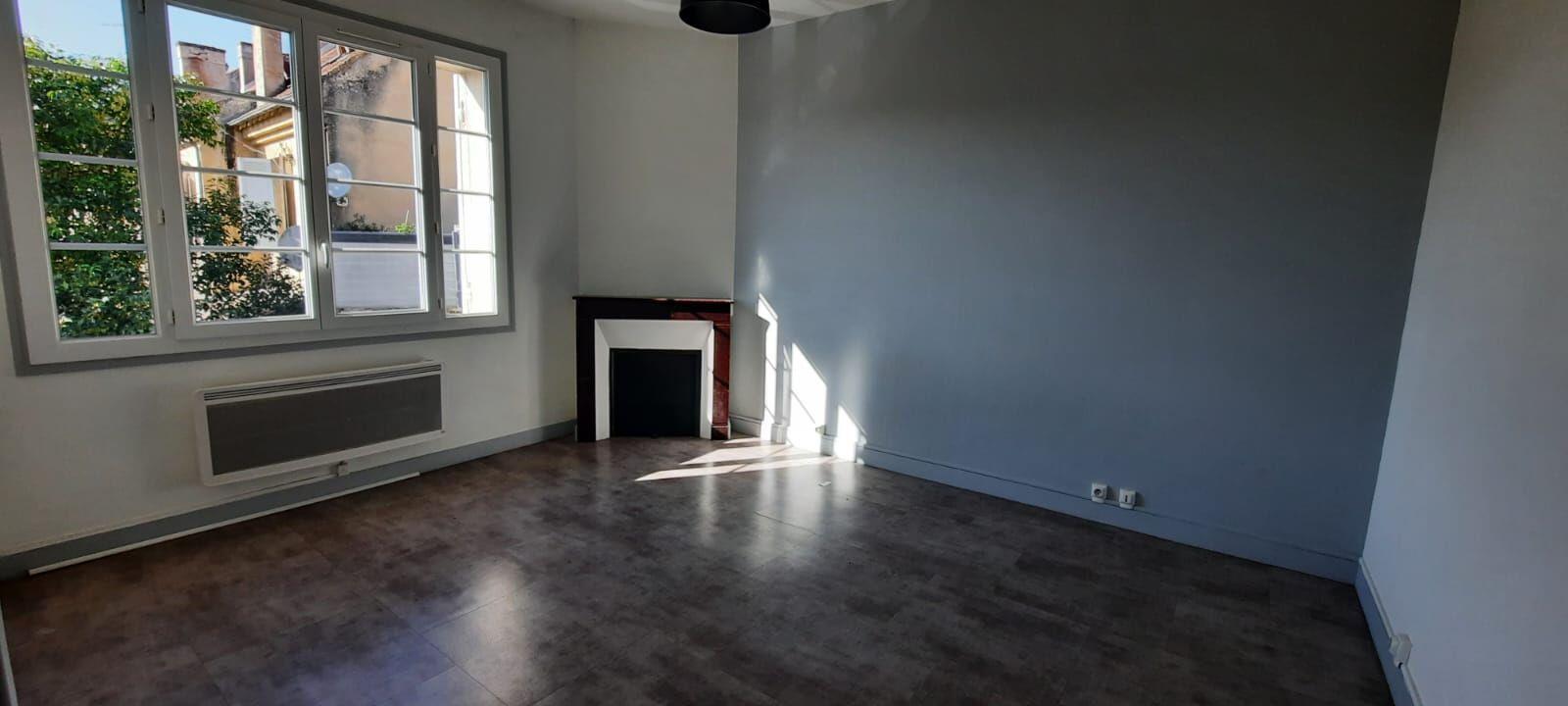 Appartement à louer, 70m², Mouleydier