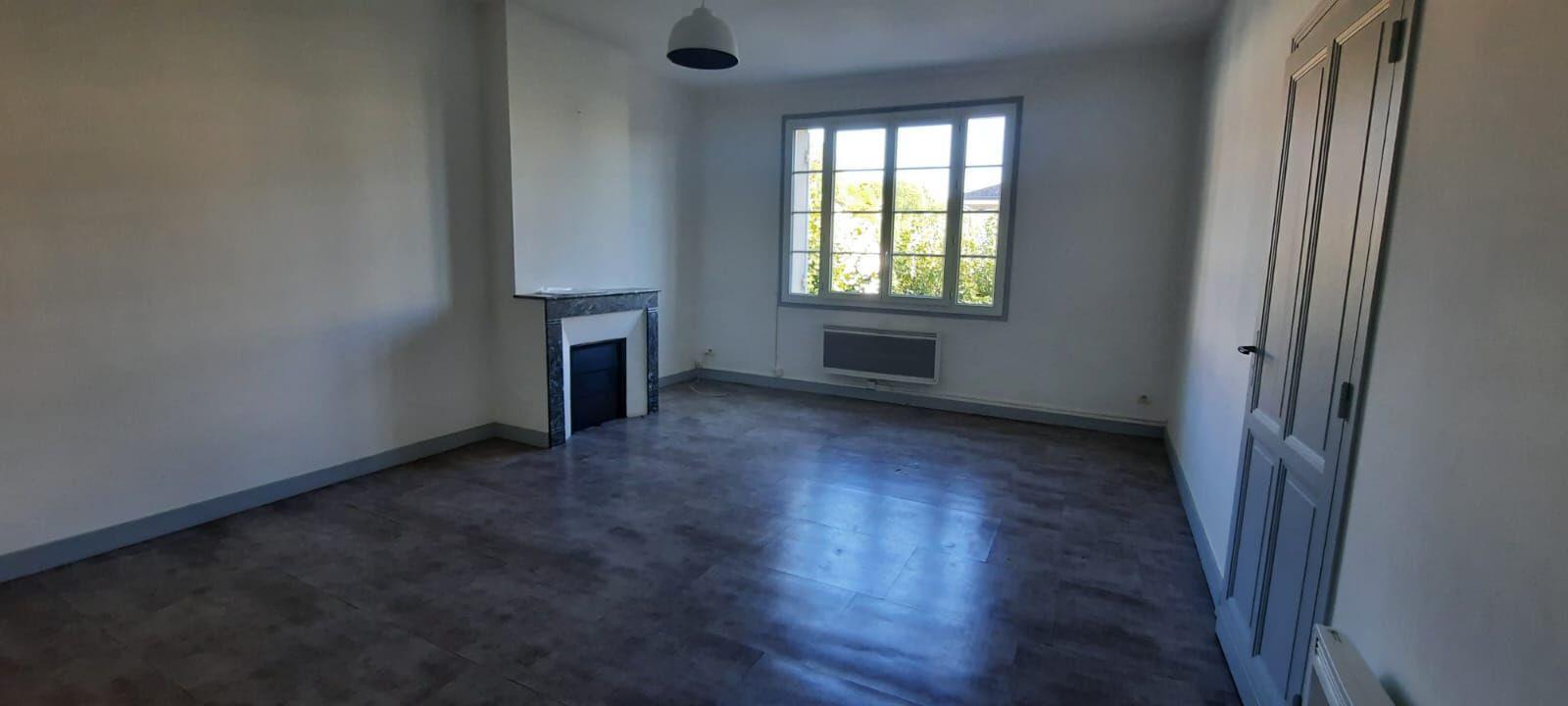 Appartement à louer, 70m², Mouleydier