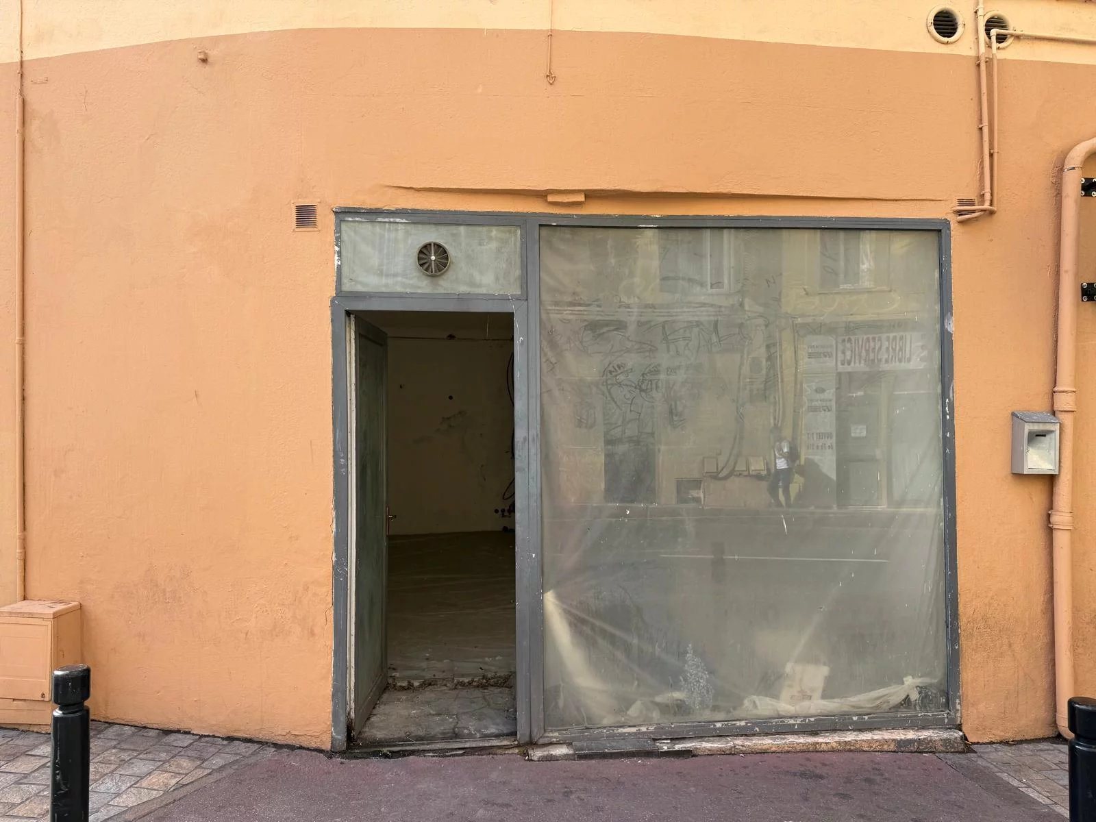 Commercial space 26 m² - Old Port of Cannes