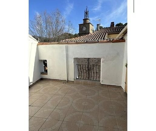 Maison 4 pièces 111 m² · à La Roquebrussanne · 111 m² · 195 000 €