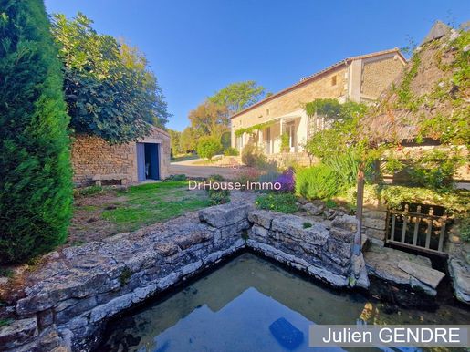 Maison 7 pièces 180 m² · à Celles-sur-Belle · 180 m² · 241 000 €