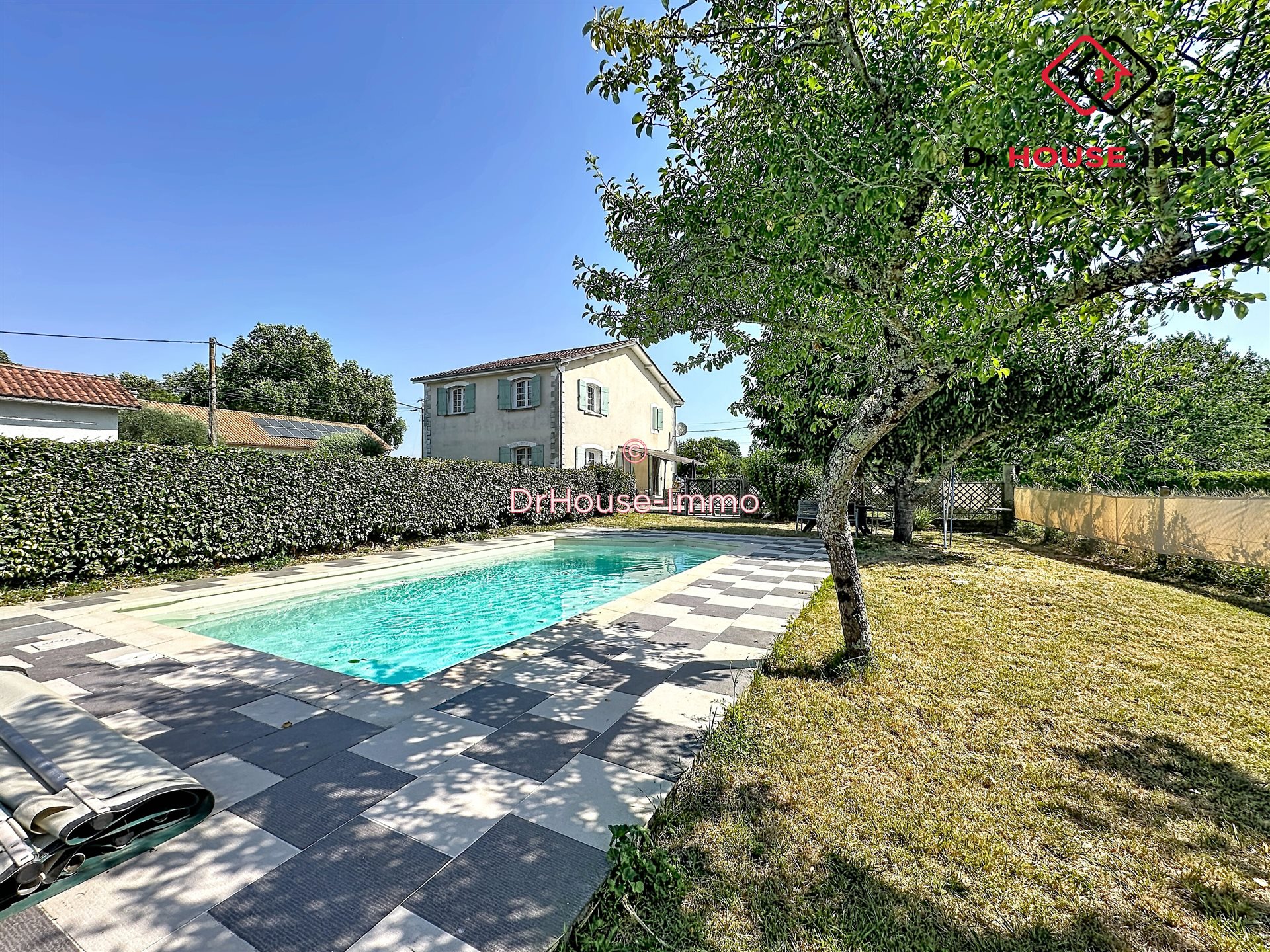 Maison à vendre, 198m², Aubeterre-sur-Dronne