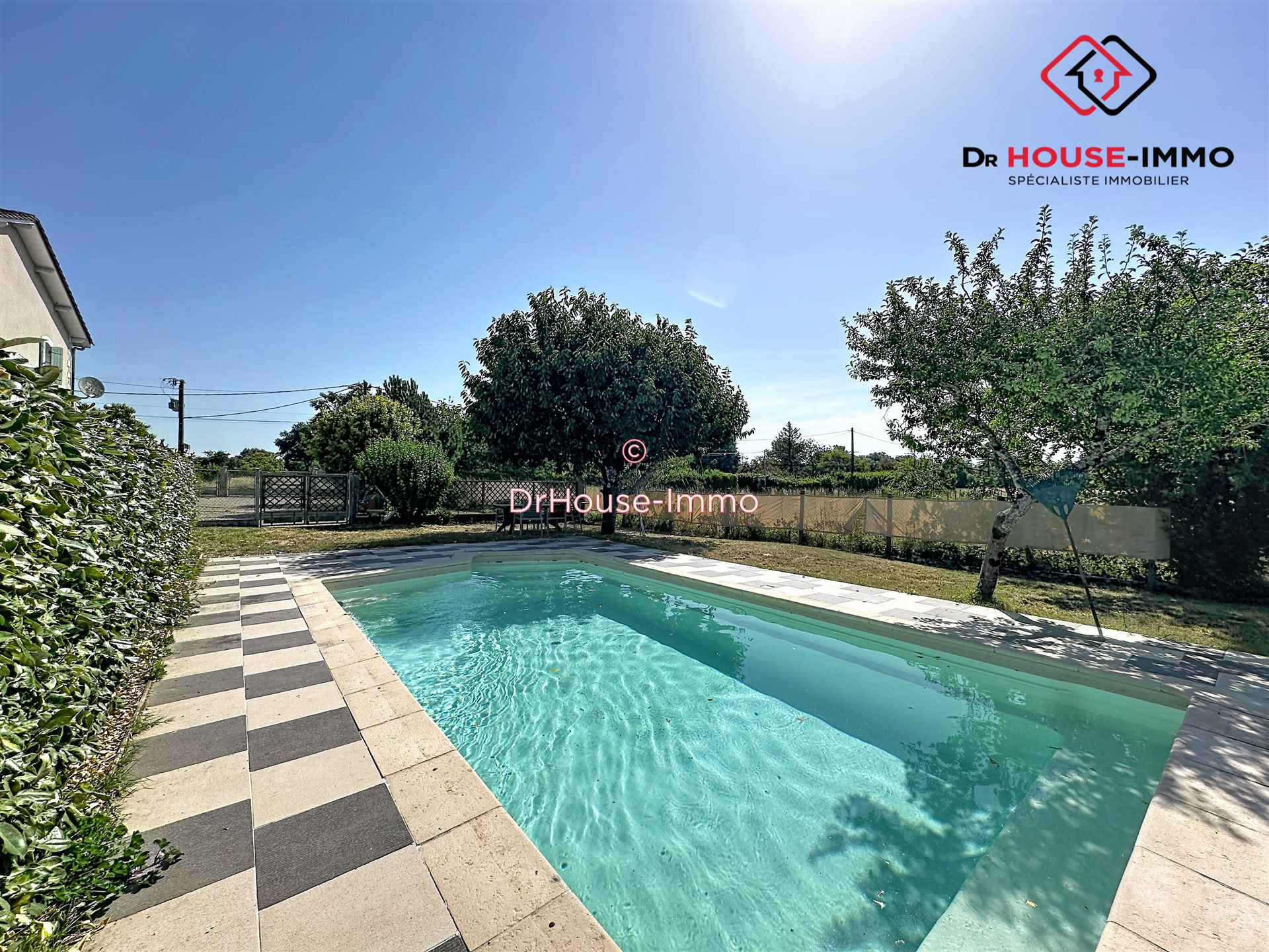 Maison à vendre, 198m², Aubeterre-sur-Dronne