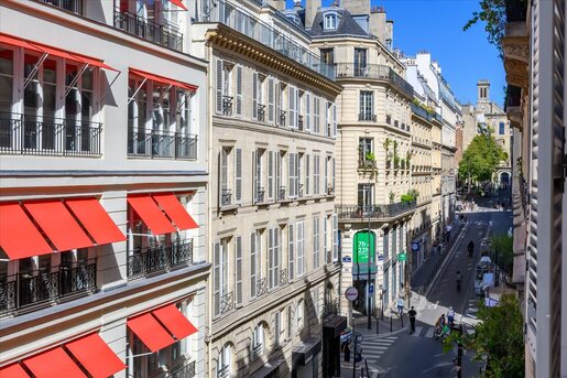 Local commercial 5 pièces 105 m² · à Paris 10ème · 105 m² · 1 269 000 €