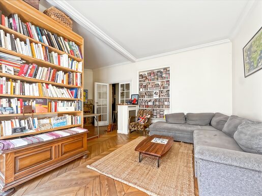 3 pièces 102 m² · à Paris 18ème · 102 m² · 995 000 €