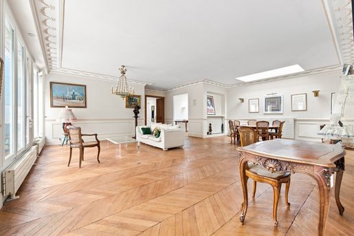 Appartement 6 pièces 202 m² · à Paris 16ème · 202 m² · 1 875 000 €