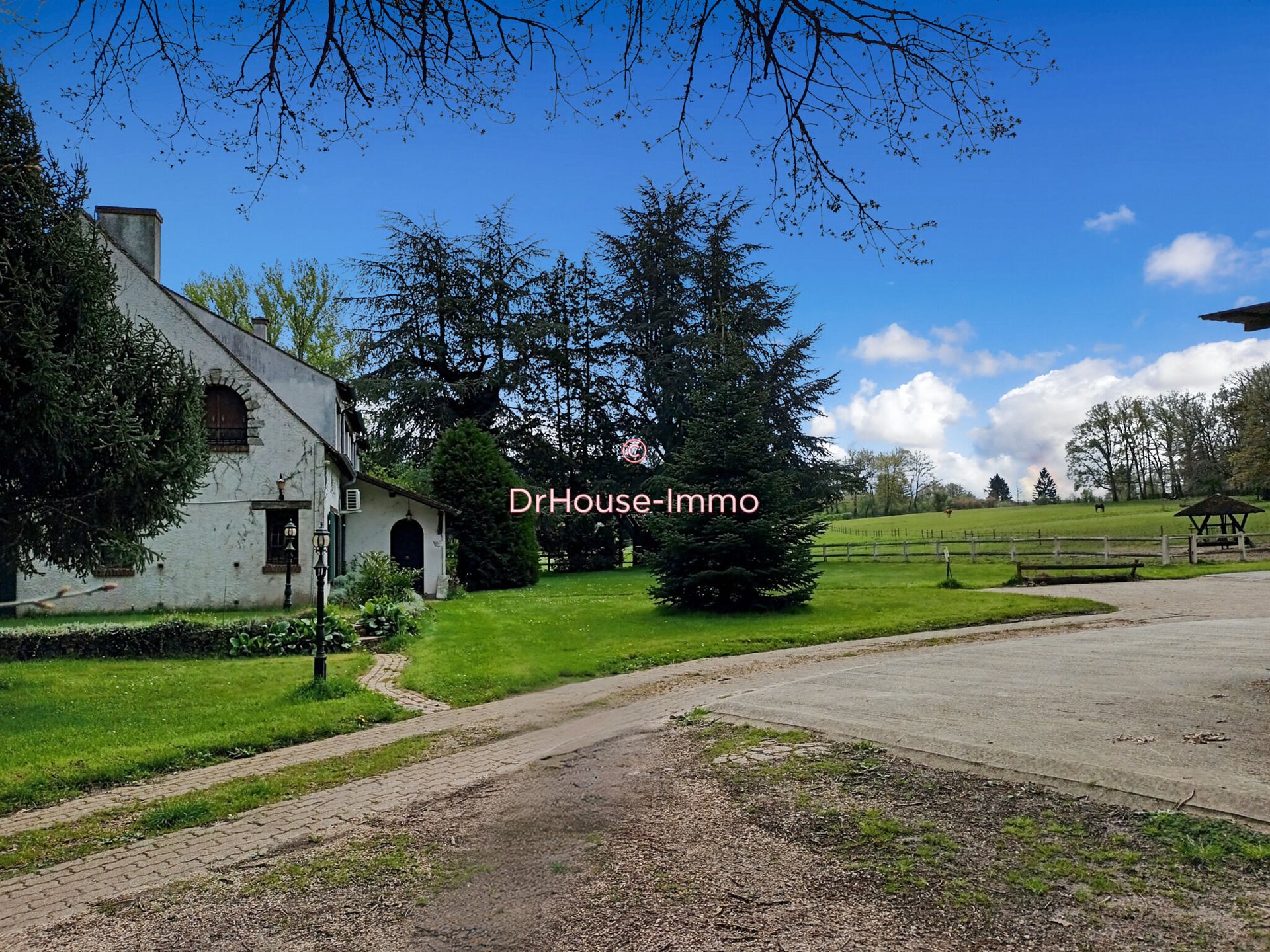 Maison à vendre, 337m², Poigny-la-Forêt