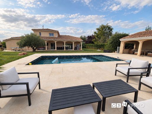 Maison 7 pièces 242 m² · à Lavernose-Lacasse · 242 m² · 610 000 €