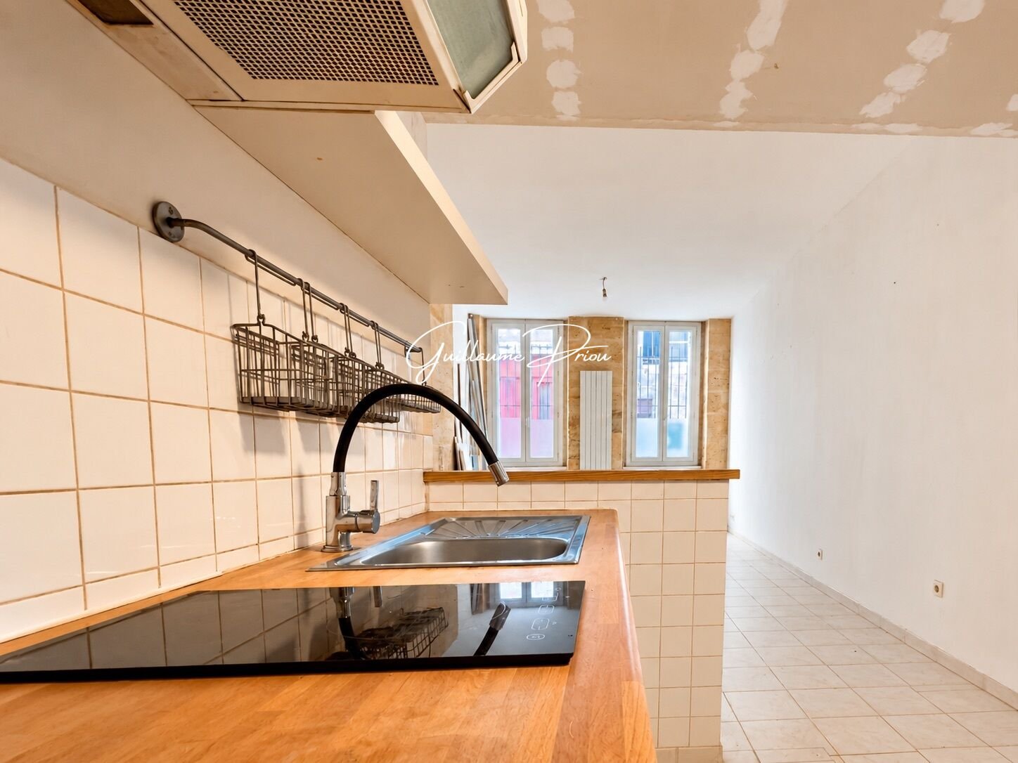 Bordeaux City Centre - Spacious 32.65 sqm Studio in a Charming Stone Building - Vue 4