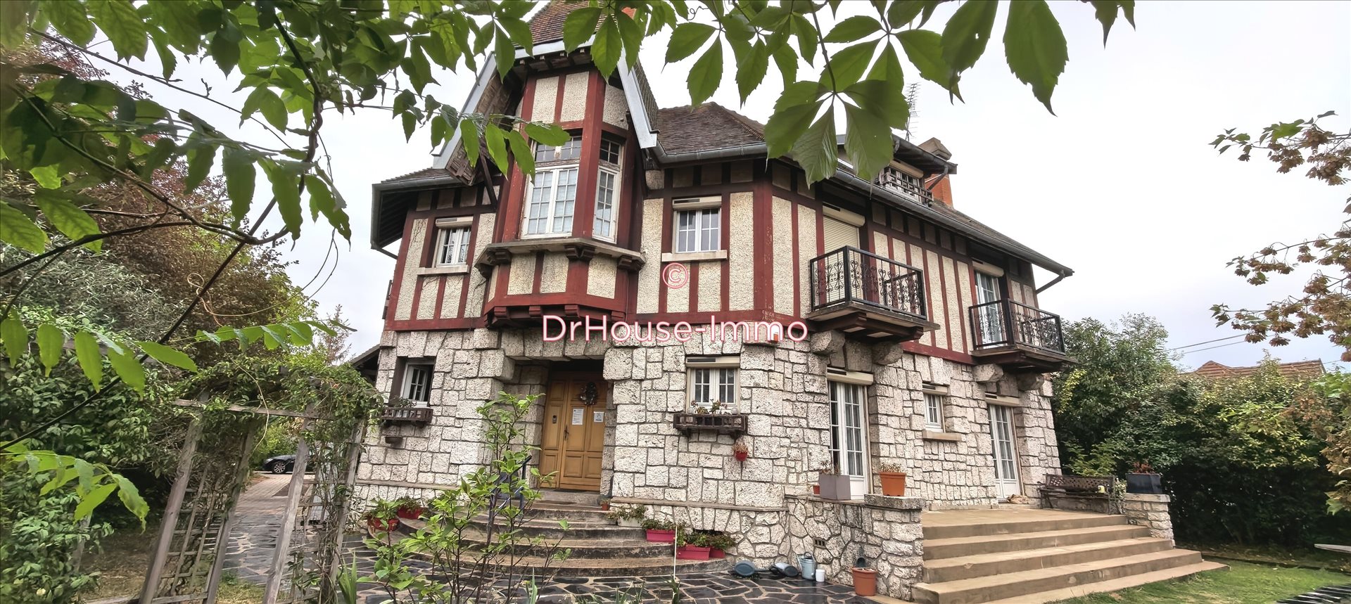 Maison à vendre, 270m², La Rochette