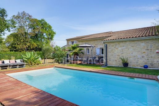 Maison 7 pièces 210 m² · à La Lande de Fronsac · 210 m² · 520 000 €