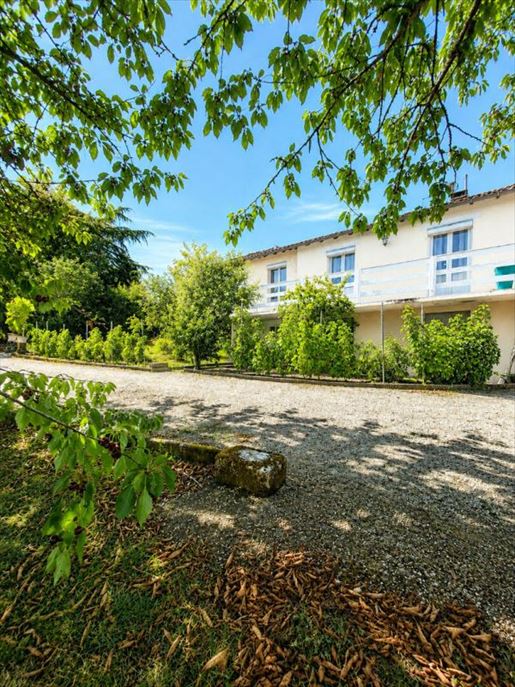 Maison 5 pièces 106 m² · à Saint-Romain-Et-Saint-Clément · 106 m² · 192 600 €