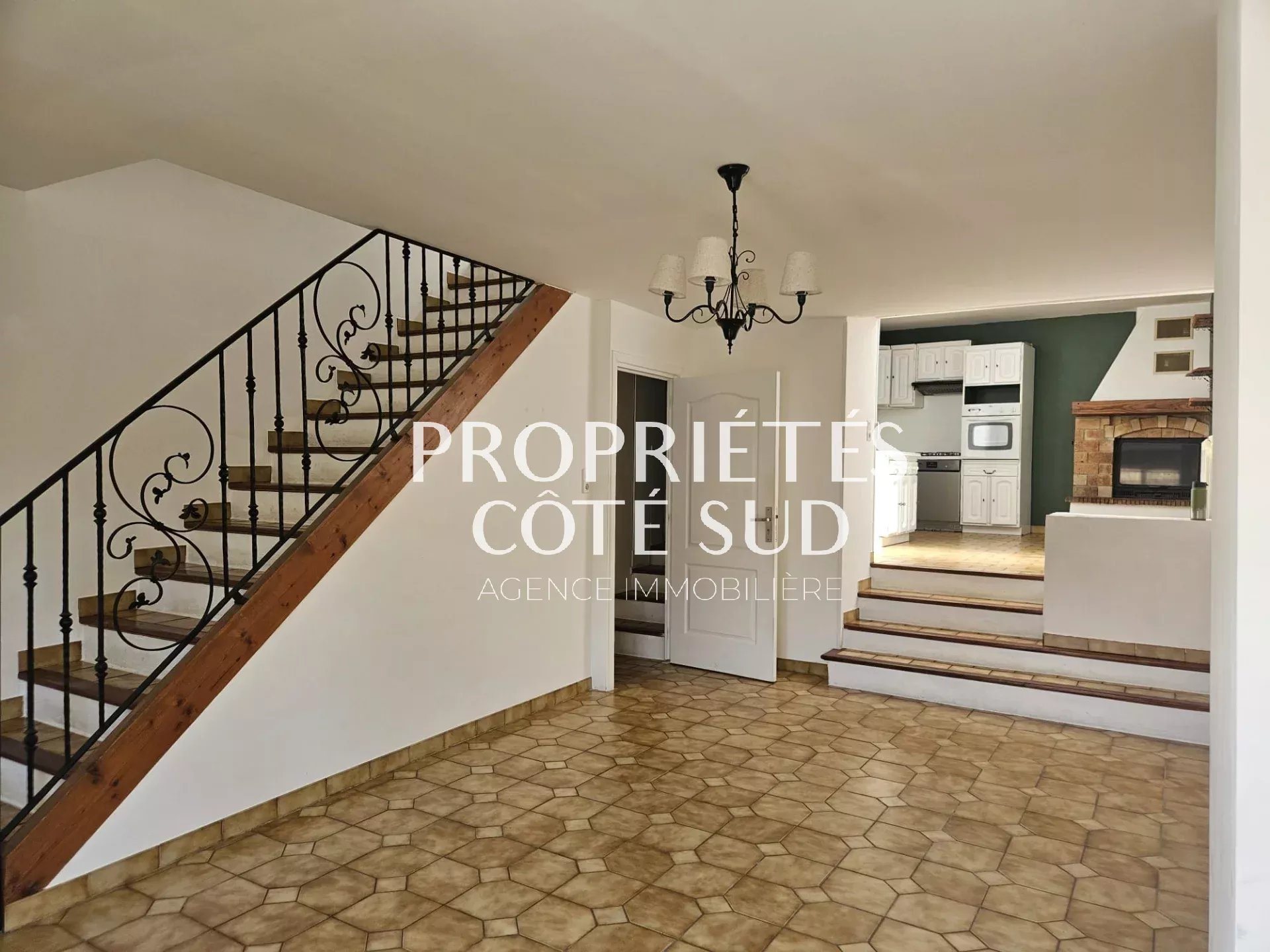 Maison à vendre, 95m², Vénéjan