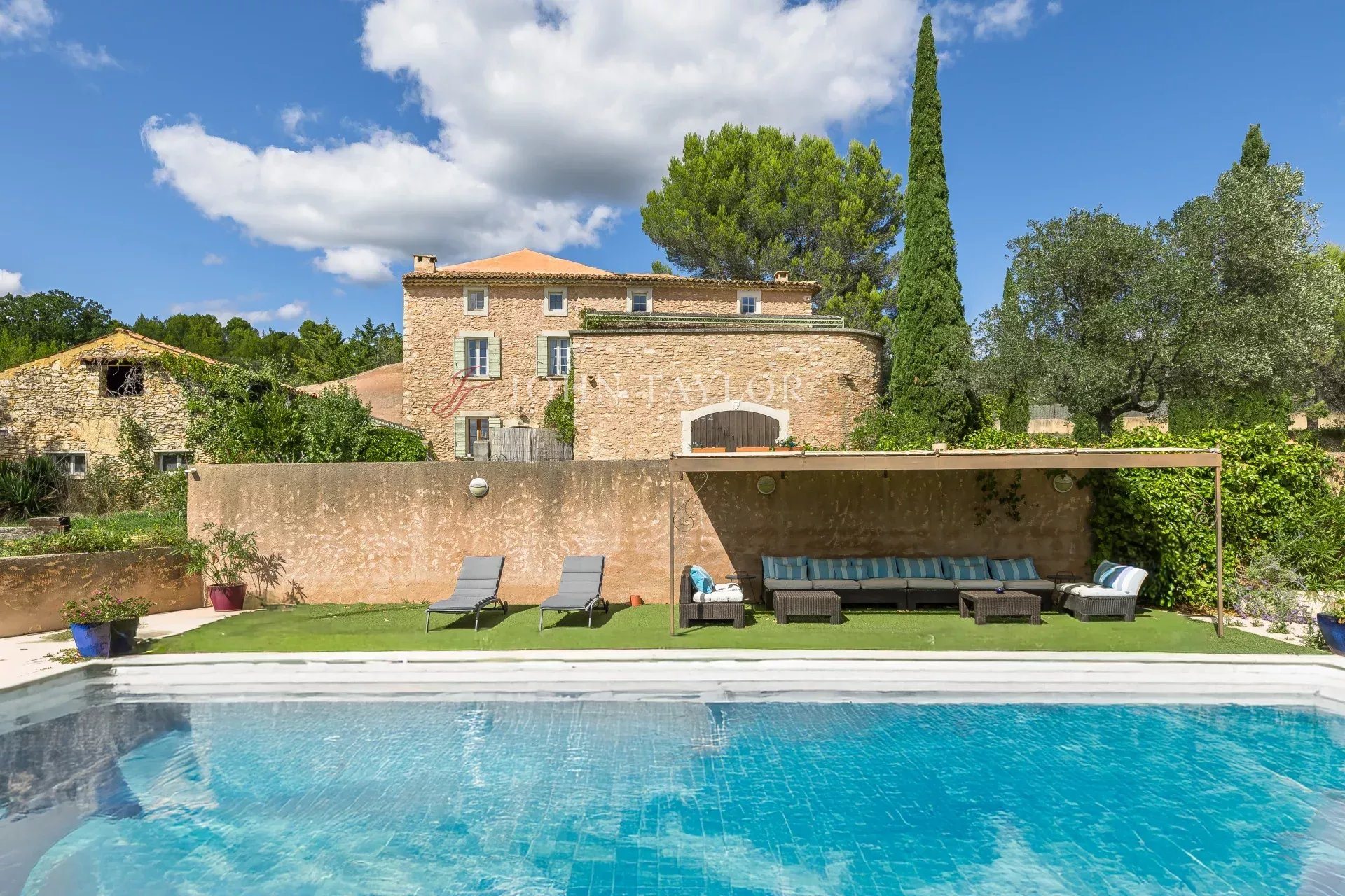 Maison à vendre, 335m², Saint-Saturnin-lès-Apt