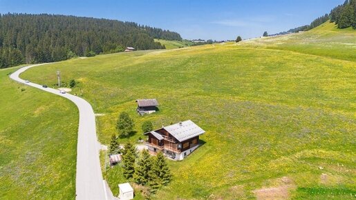 Terrain 250 m² · à Hauteluce (les Saisies) · 250 m² · 650 000 €