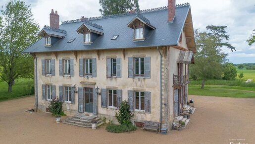 Maison 10 pièces 410 m² · à Saint-Saulge · 410 m² · 650 000 €