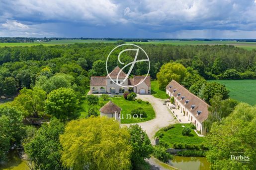 Maison 9 pièces 350 m² · à Beaune-la-Rolande · 350 m² · 1 165 000 €