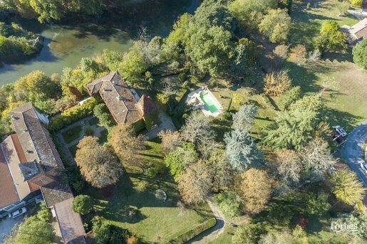 Maison 20 pièces 836 m² · à Lavaur · 836 m² · 990 000 €