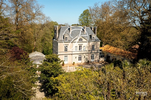 Maison 14 pièces 374 m² · à Nantes · 374 m² · 1 890 000 €