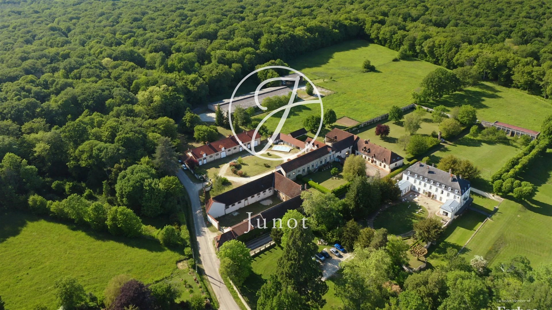 Maison à vendre, 593m², Toucy