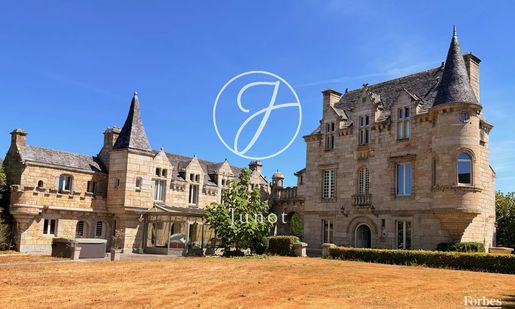 Maison 16 pièces 568 m² · à Pluvigner · 568 m² · 1 350 000 €