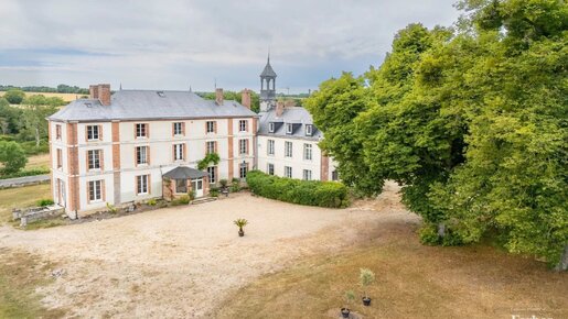 Maison 17 pièces 498 m² · à Saint-Fargeau · 498 m² · 683 000 €