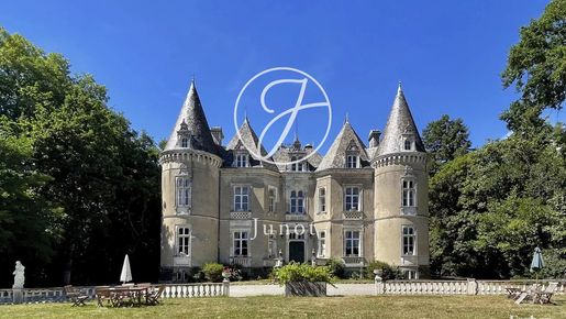 Maison 15 pièces 1200 m² · à Cornillé · 1 200 m² · 1 100 000 €