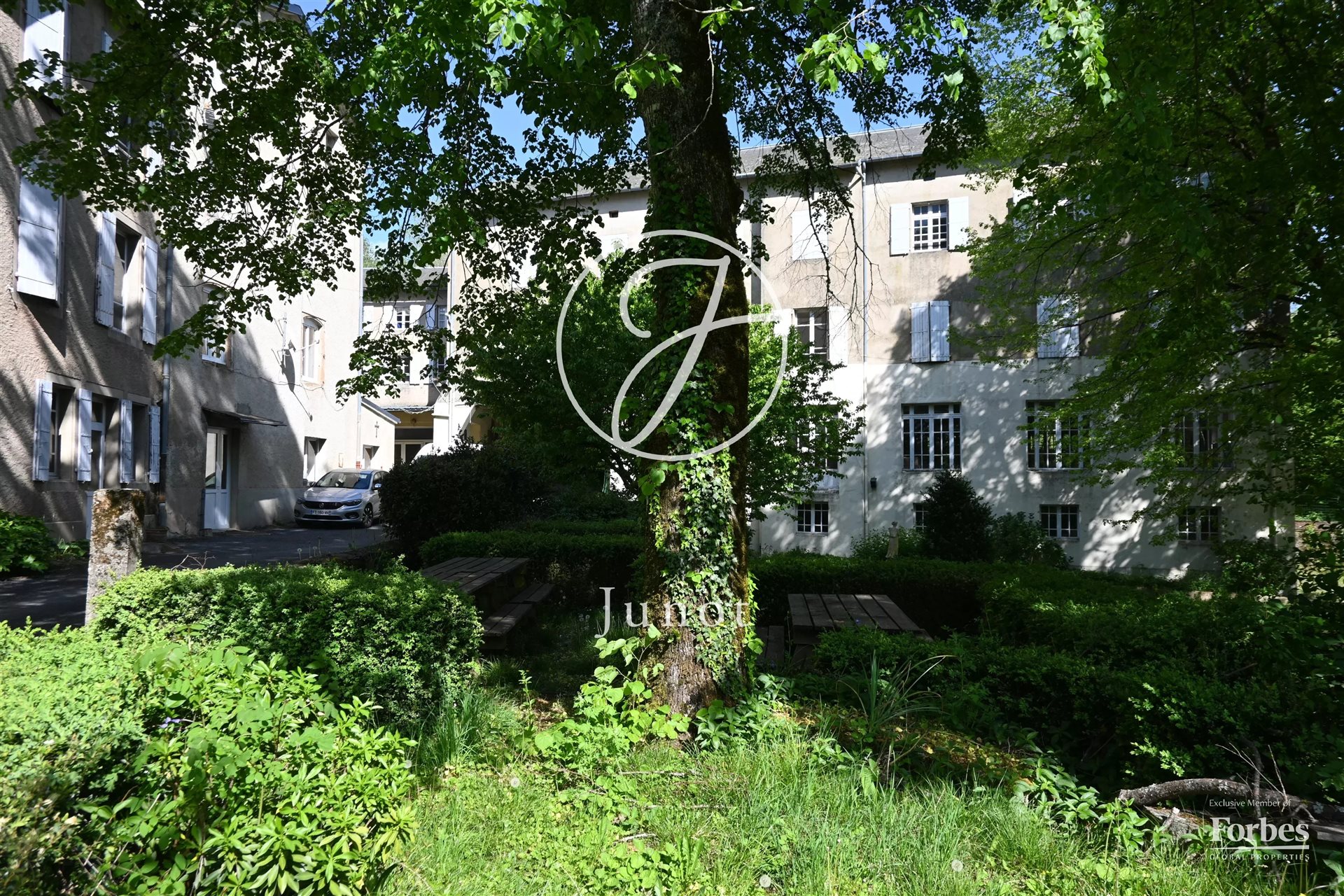 Maison à vendre, 2800m², Brassac