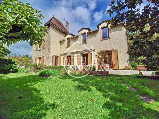 Maison 8 pièces 230 m² · à Margueron · 230 m² · 362 000 €