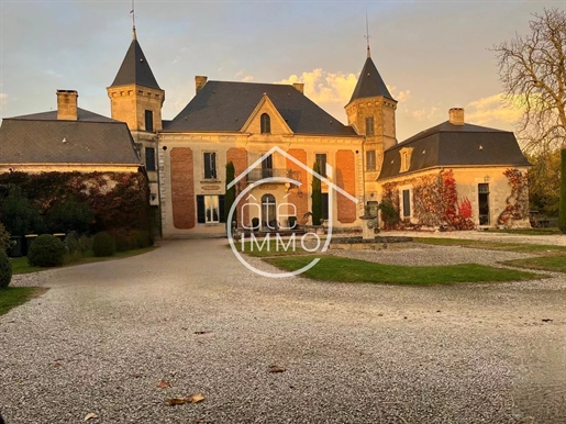 Maison 14 pièces 617 m² · à Sainte-Foy-la-Grande · 617 m² · 2 625 000 €