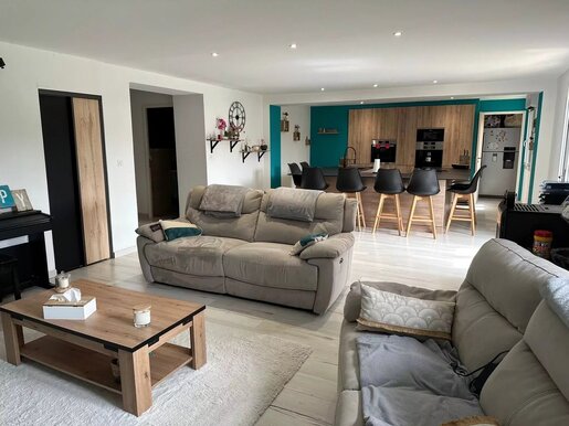 Maison 9 pièces 268 m² · à Pineuilh · 268 m² · 406 000 €
