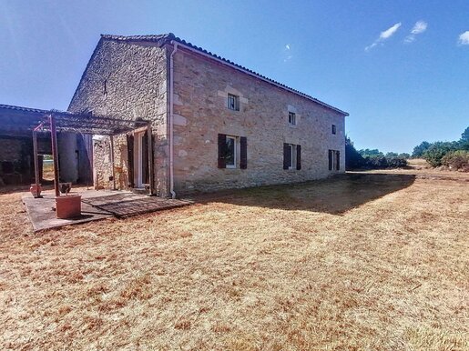 Maison 3 pièces 114 m² · à Massugas · 114 m² · 265 000 €