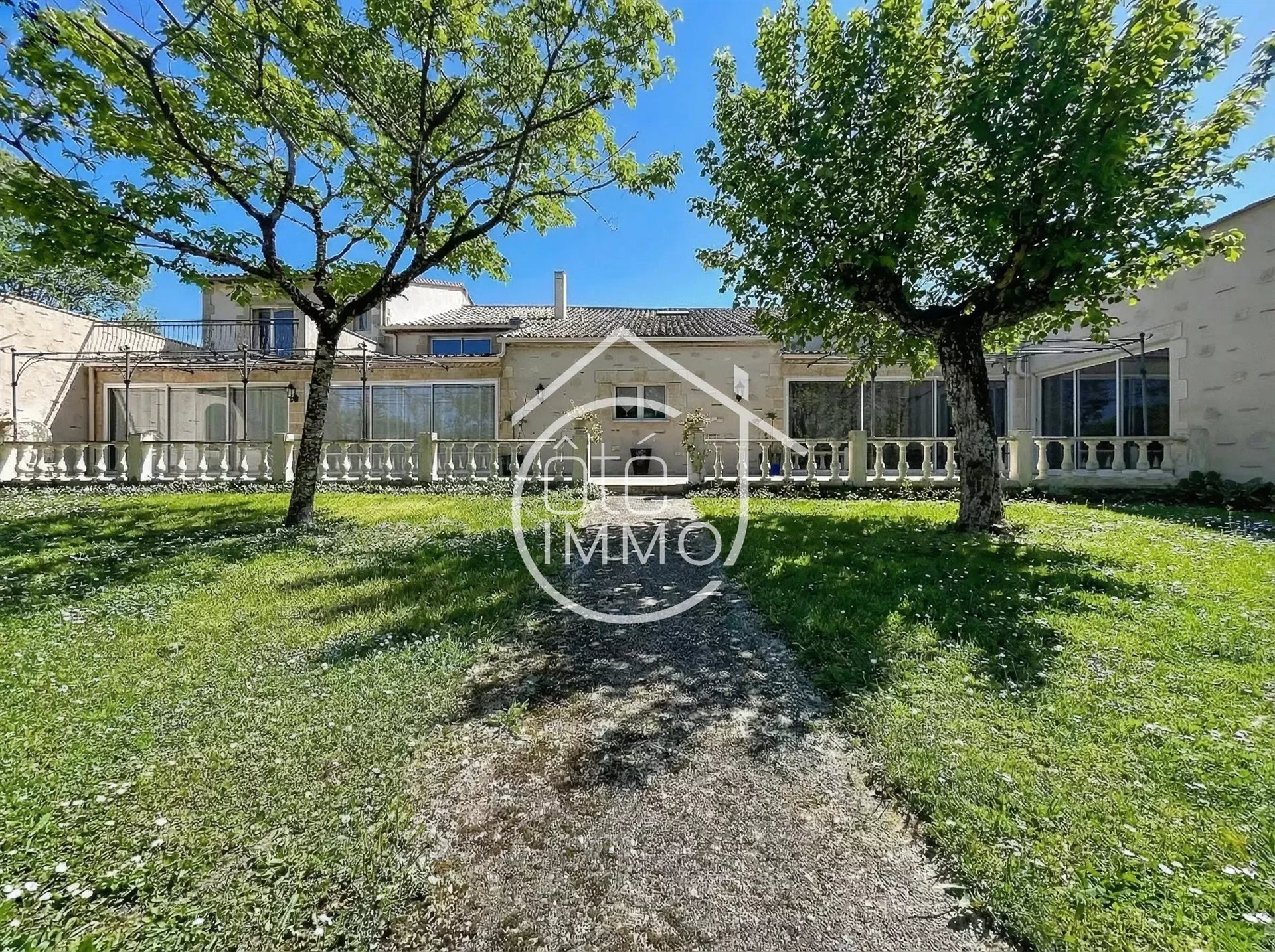Maison à vendre, 385m², Saint-Michel-de-Montaigne
