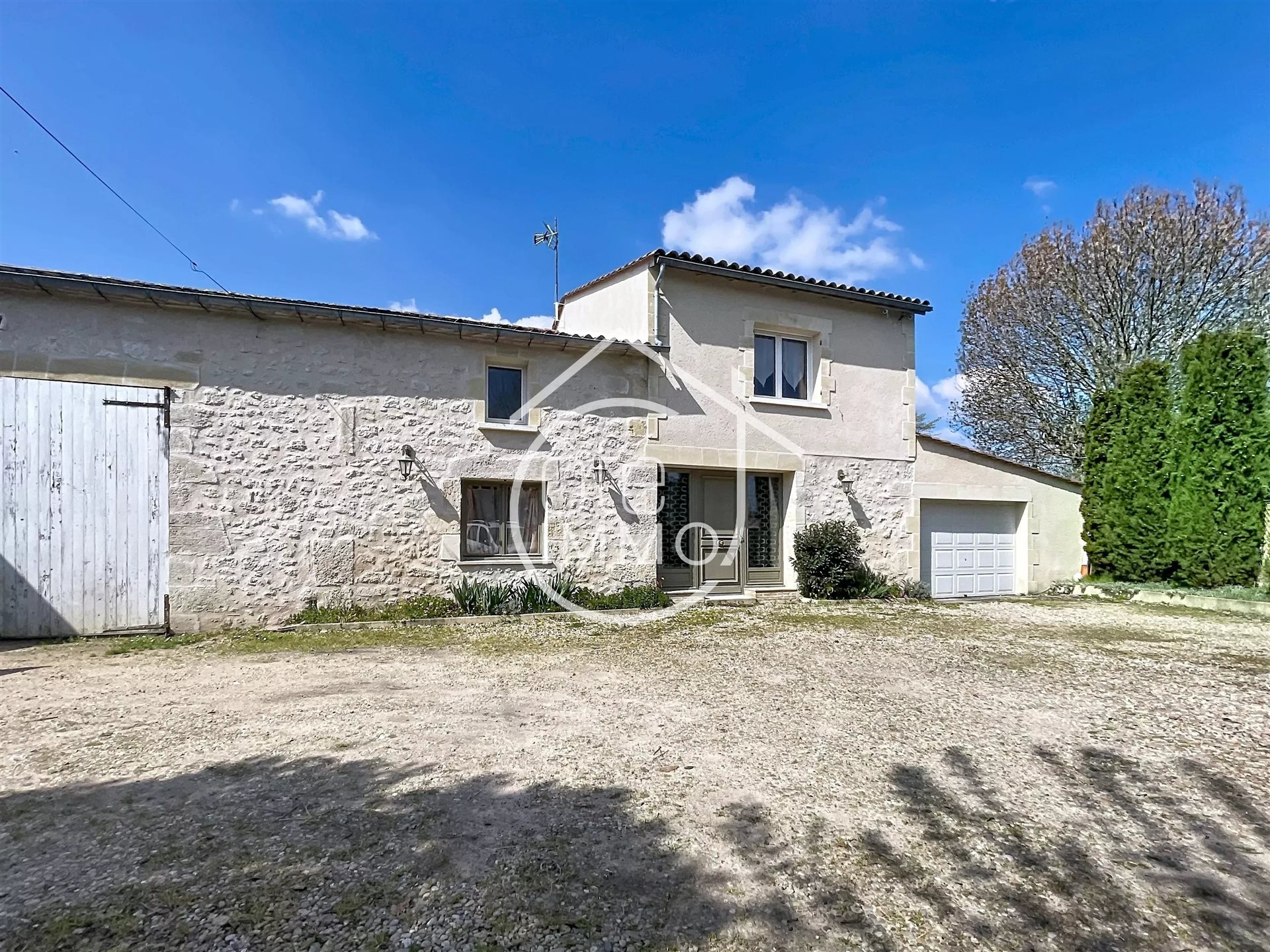 Maison à vendre, 385m², Saint-Michel-de-Montaigne
