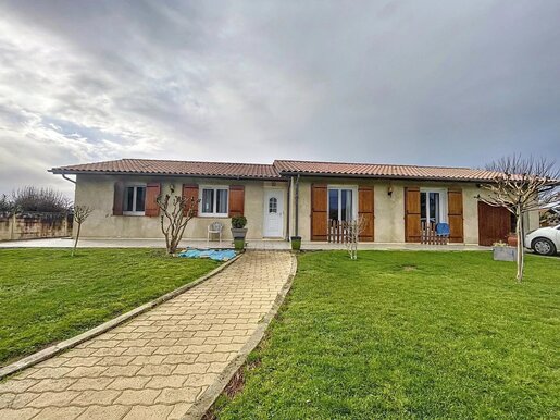 Maison 4 pièces 135 m² · à Saint-Pey-de-Castets · 135 m² · 225 000 €
