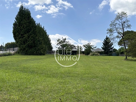 Terrain 1165 m² · à Sainte-Colombe · 1 165 m² · 84 500 €