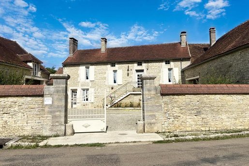 Maison 9 pièces 176 m² · à Bragelogne-Beauvoir · 176 m² · 270 000 €