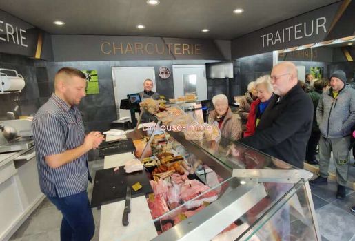 Local commercial 2 pièces 213 m² · à Pont-de-Chéruy · 213 m² · 127 120 €
