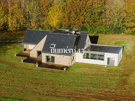 Maison 10 pièces 330 m² · à Binic-Étables-sur-Mer · 330 m² · 550 000 €