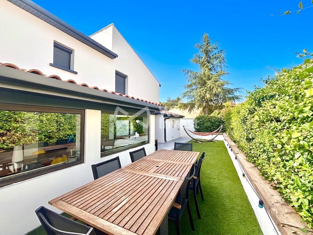 Maison à vendre, 155m², Sussargues