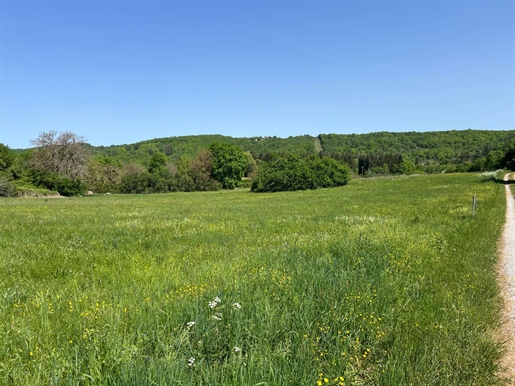 Terrain constructible de 1735m² · à Marminiac · 20 000 €
