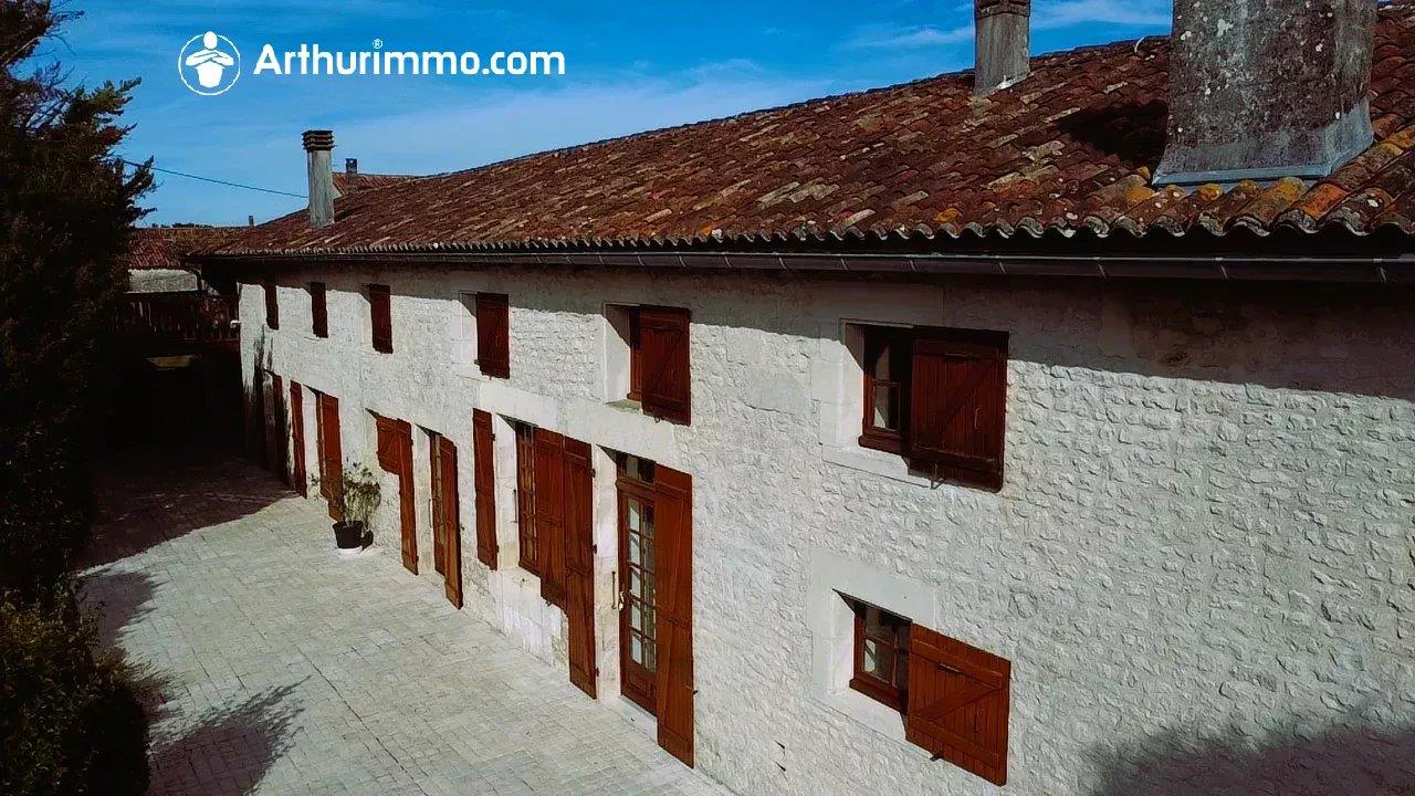 Maison à vendre, 274m², Saint-Martin-de-Juillers