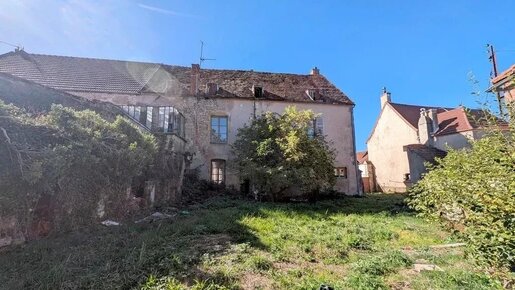 Maison 15 pièces 300 m² · à Rouvray · 300 m² · 20 000 €