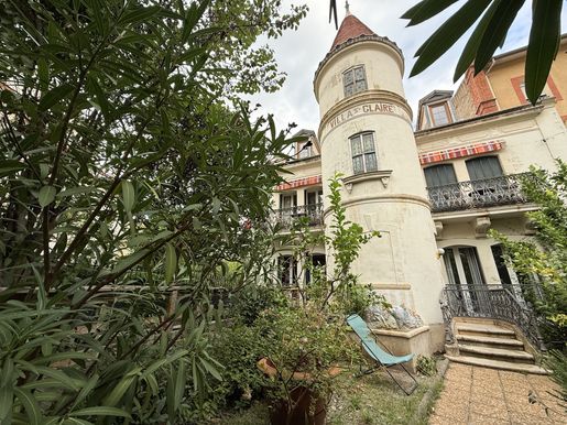 Maison 12 pièces 331 m² · à Amélie-les-Bains-Palalda · 331 m² · 425 000 €