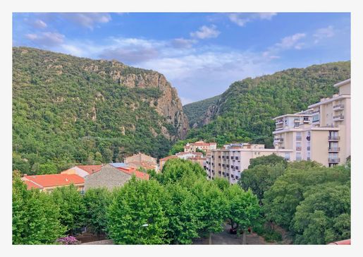 Appartement 3 pièces 56 m² · à Amélie-les-Bains-Palalda · 56 m² · 79 900 €